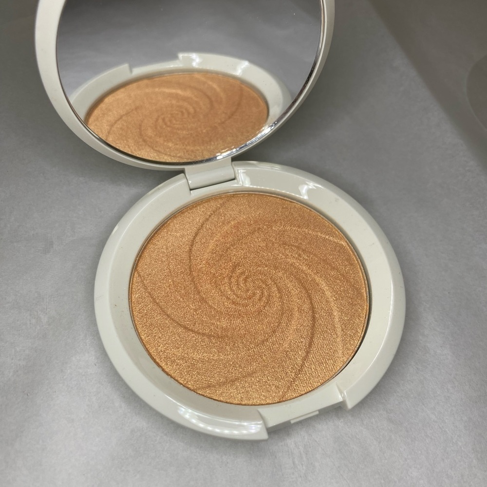 BECCA Shimmering Skin Perfector Pressed in Dreamsicle